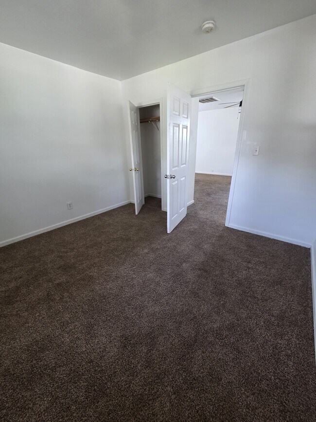 Building Photo - 410 S College Dr