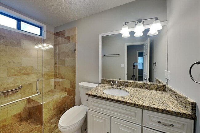 Building Photo - 629 Driftwood Dr