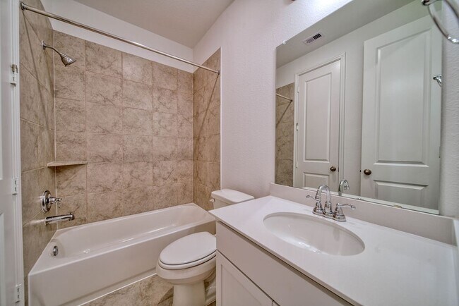 Building Photo - 2334 Honeyberry Shrub Dr