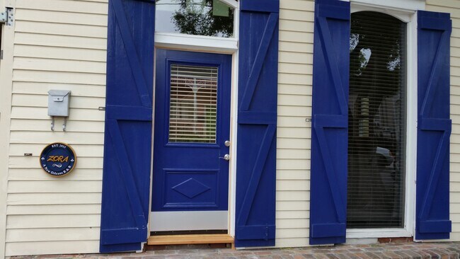 front entrance - 420 Bouny St