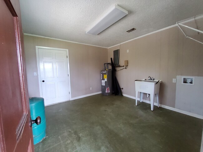 Building Photo - 7402 Hwy 2302