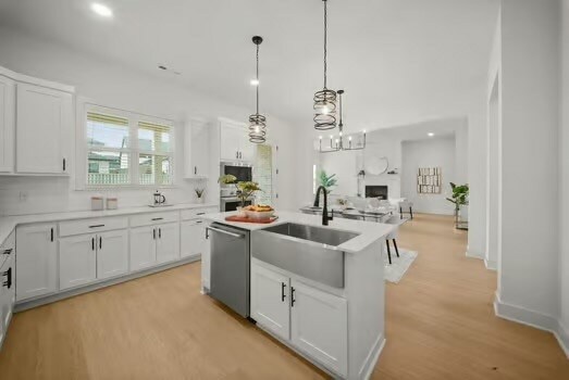 Building Photo - 3705 SW Daybreak Blvd