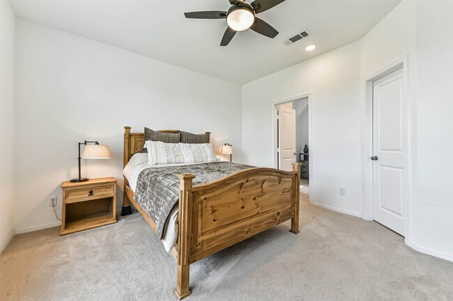 Building Photo - 339 Friesian Ct