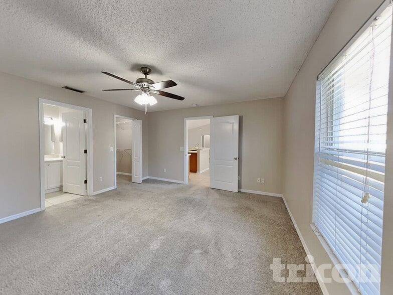 Building Photo - 21 Zorach Pl