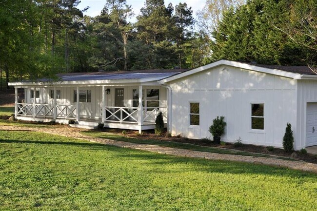 Building Photo - 888 A J Land Rd