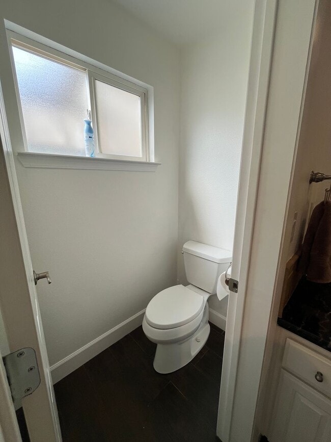 Building Photo - Beautiful Southside Visalia Home! Coming Soon!