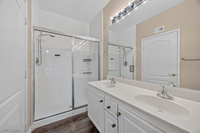 Building Photo - 9901 Trailwood Dr