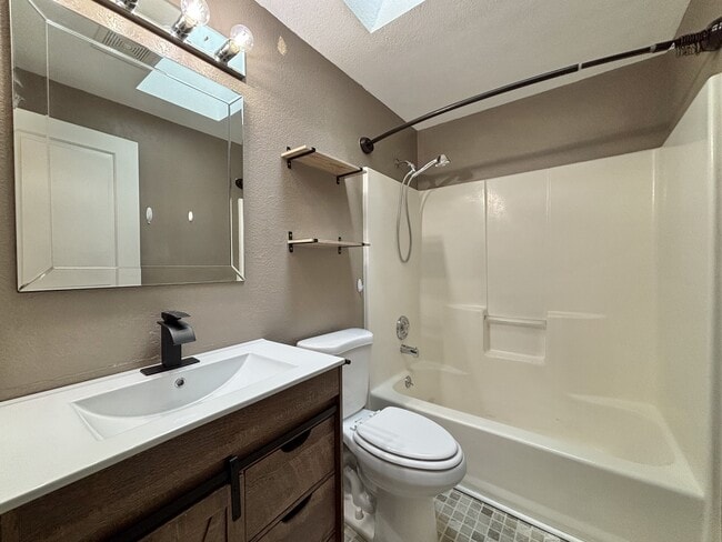 Building Photo - 346 S Jefferson St