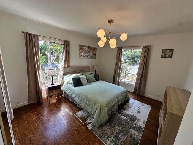 Building Photo - Sugai Aliakbar