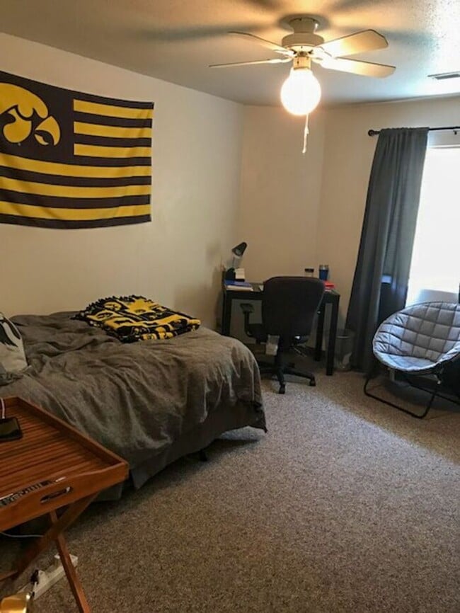 Building Photo - $2500 | 5 Bedroom, 2 Bathroom Apartment | ...