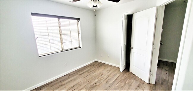 Building Photo - 701 E. 4th St.