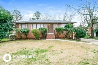 Building Photo - 513 Goldenrod Dr