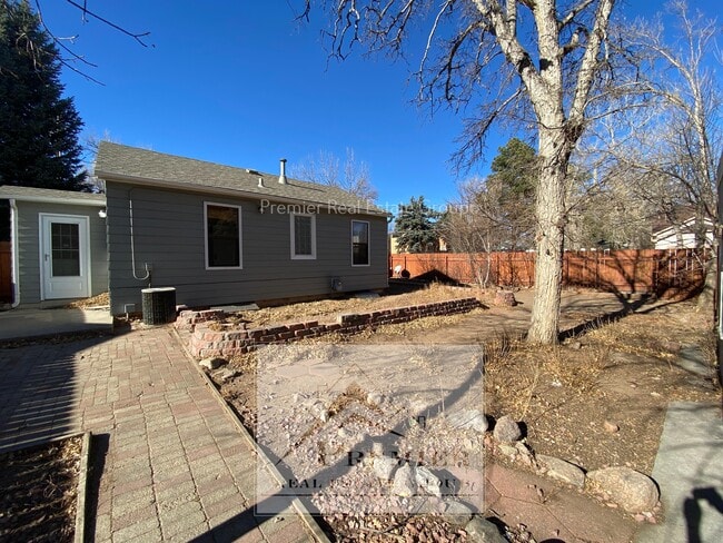 Building Photo - 1 Alsace Way