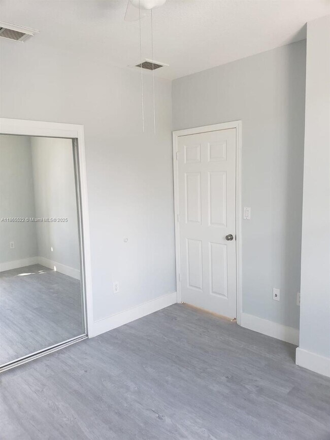 Building Photo - 8478 SW 166th Pl