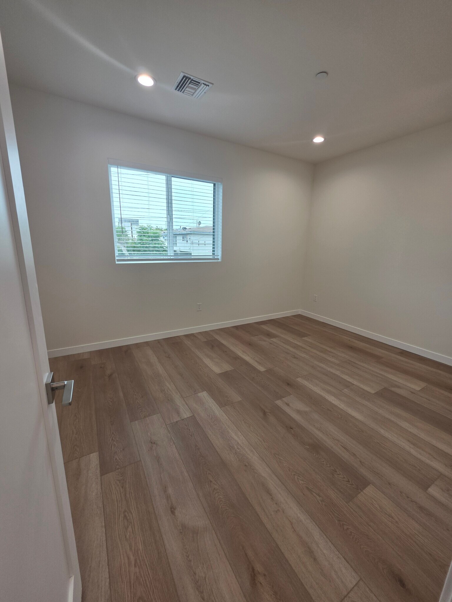 Building Photo - 6748 Ben Ave