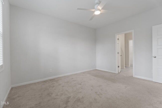 Building Photo - 745 Putney Hl Rd