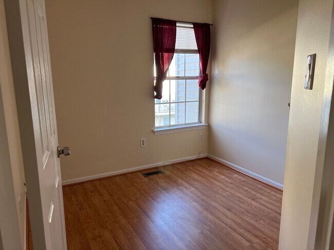 Building Photo - 1412 Nestlewood Ct