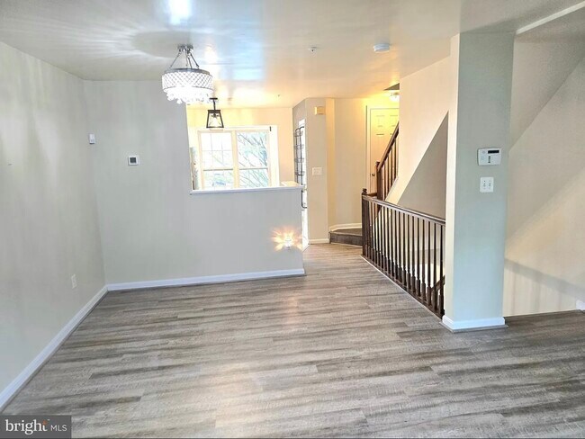 Building Photo - 13907 Edwall Dr