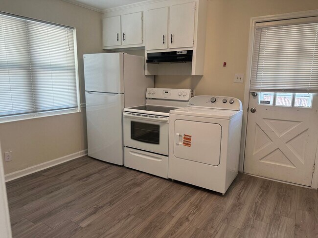 Building Photo - Durham Gem with Fenced Yard & Deck