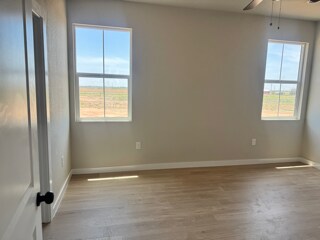 Building Photo - 925 E Loop 335 S
