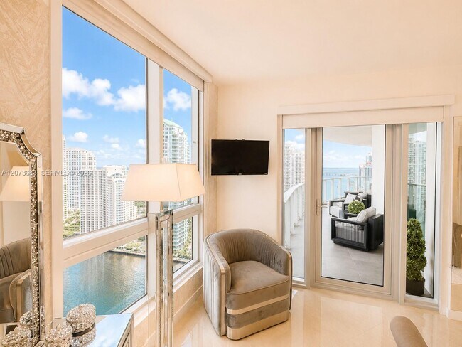 Building Photo - 300 S Biscayne Blvd