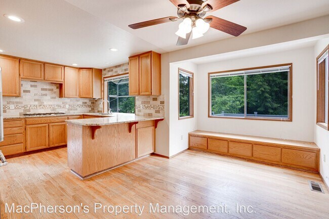 Building Photo - 4 br, 2.5 bath House - 24337 SE 43rd Pl