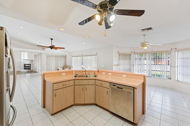 Building Photo - 1255 SE Naples Ln