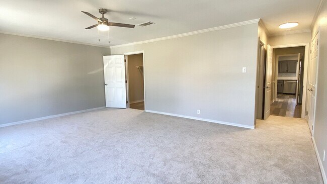 Building Photo - 206 Stonecliff Drive