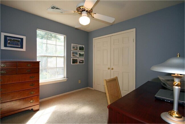 Building Photo - 7 Thrush Grove Pl