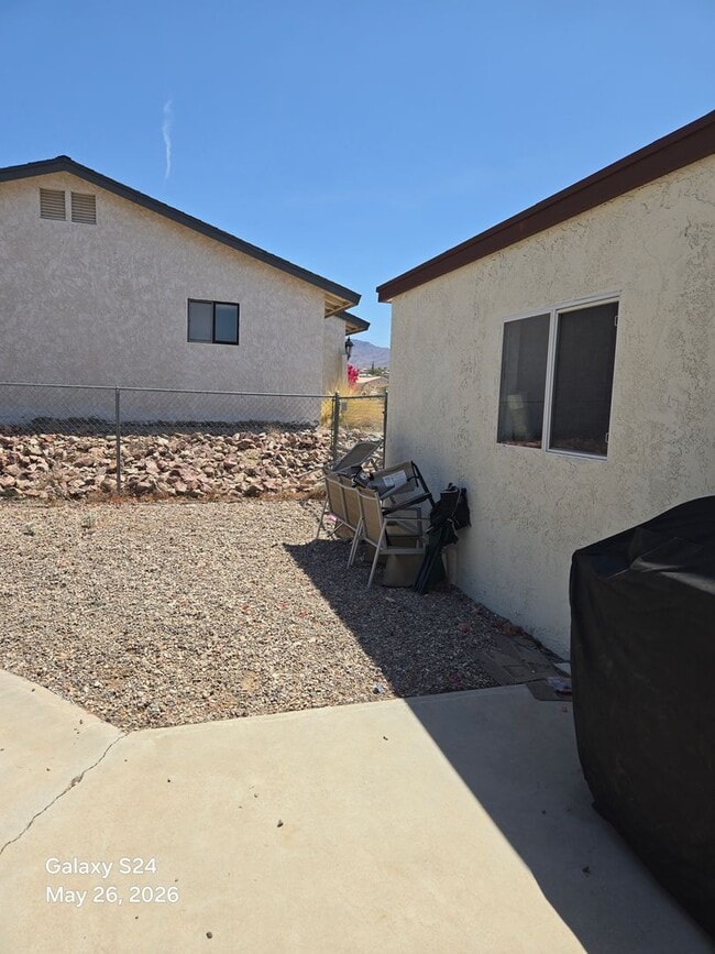 Building Photo - 2889 Hidden Valley Dr