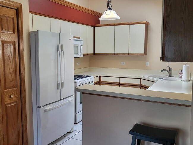 Building Photo - 1048 Rockport Dr