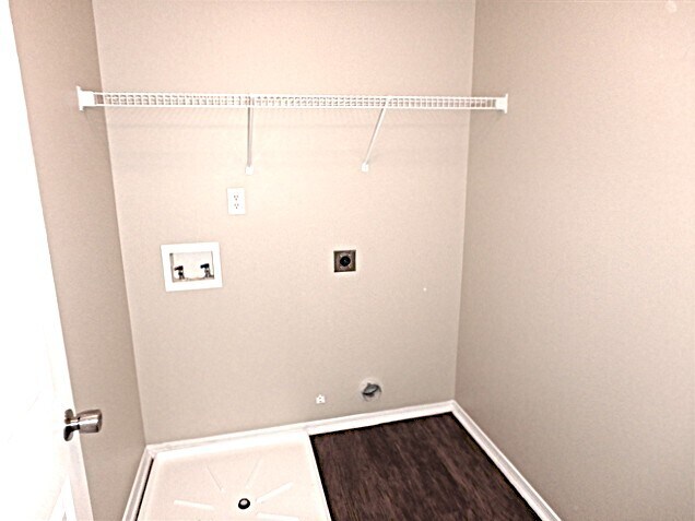 Building Photo - 3049 Buttonwood Ln
