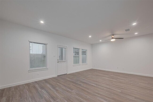 Building Photo - 3017 La Rambla Dr