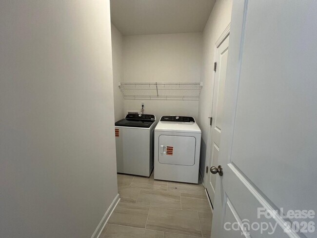 Building Photo - 1524 31st St NE