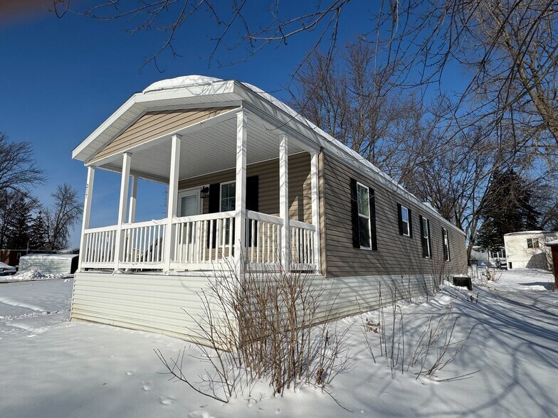 Building Photo - 317 22nd St NW