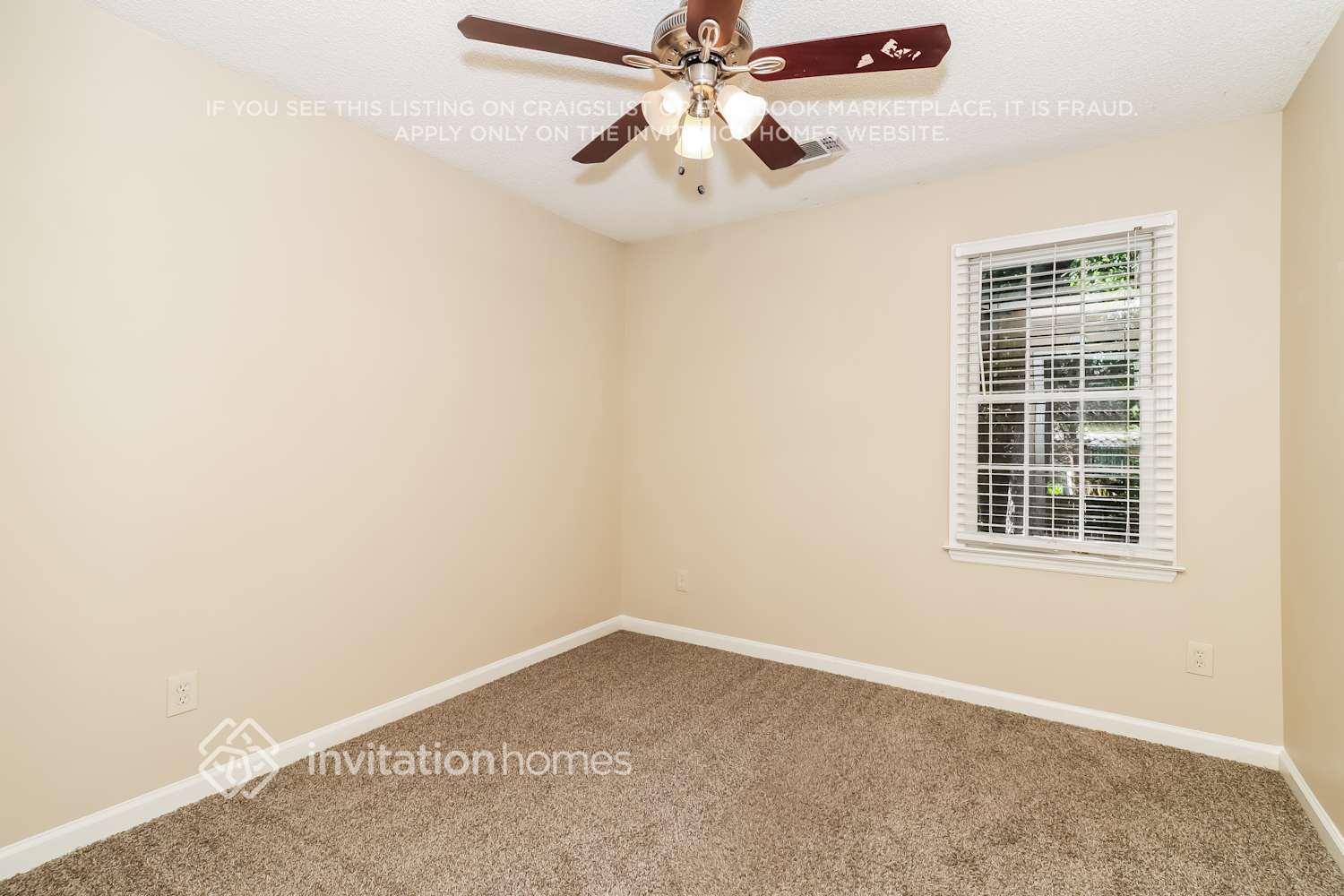 Building Photo - 211 Whisperwood Ln