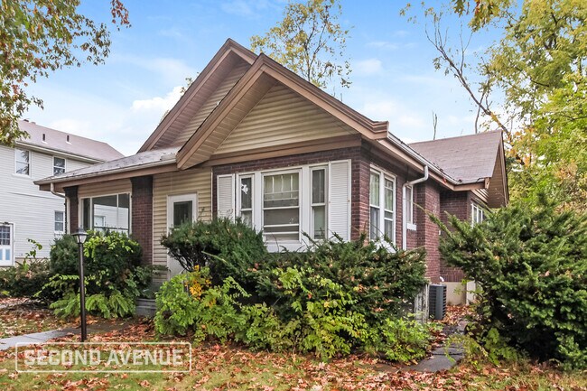 Building Photo - 3302 Broadwell Ave