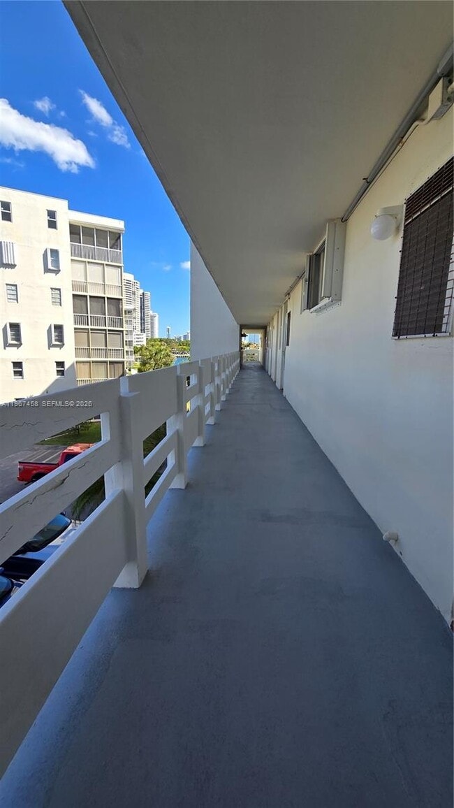 Building Photo - 3000 Marcos Dr