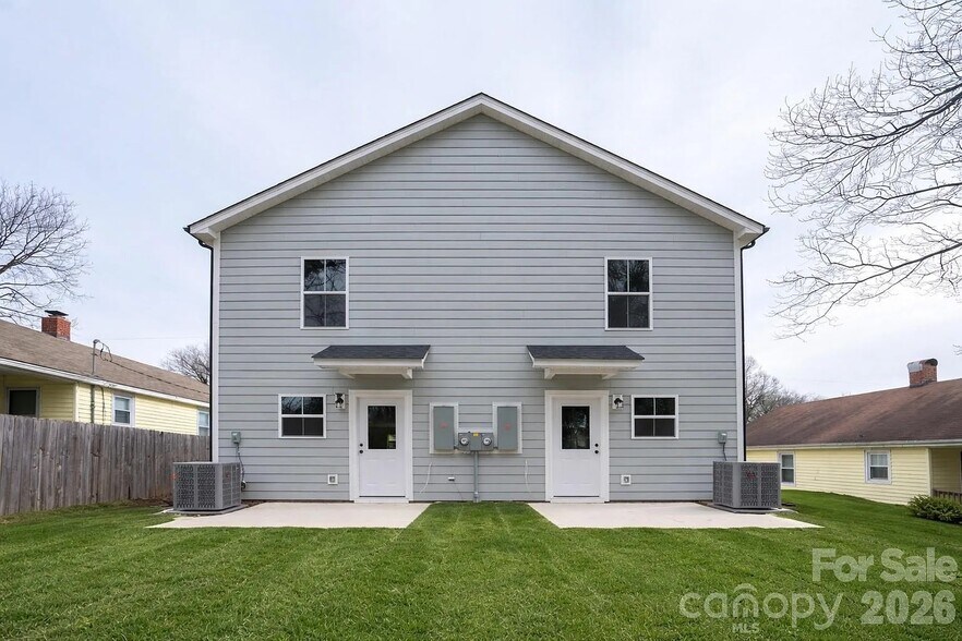 Building Photo - 426 2nd St SW