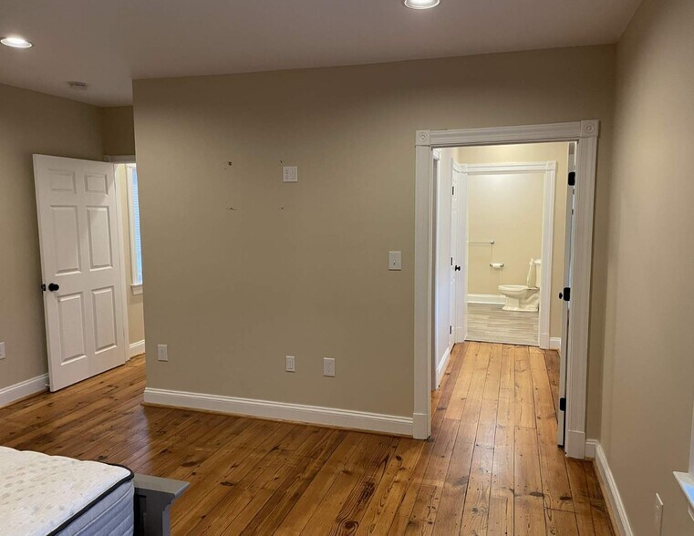 Building Photo - 2553 Buckeystown Pike