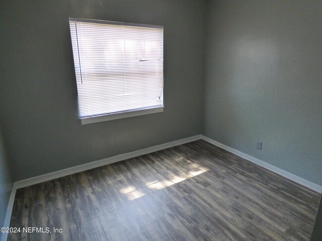 Building Photo - 516 E 58th St