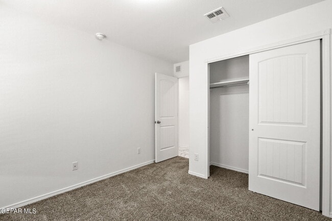 Building Photo - 2833 Maria Casas St