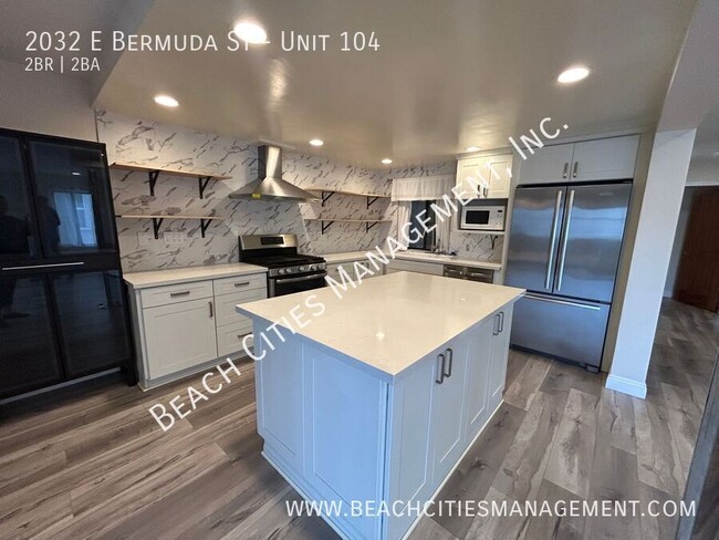 Building Photo - 2032 E Bermuda St