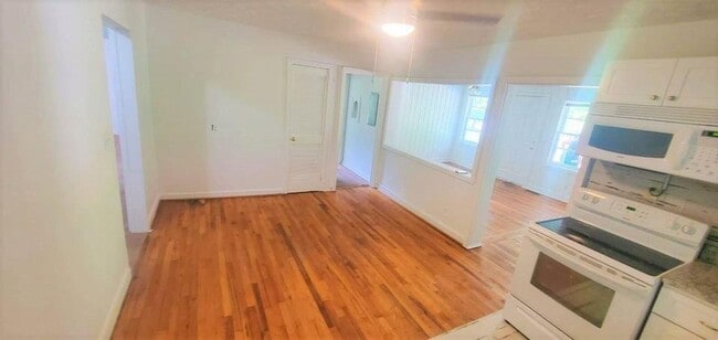 Building Photo - 2165 Rosebud Rd