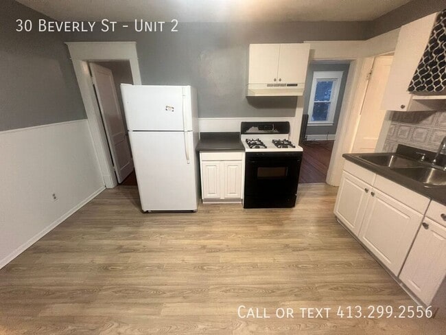 Building Photo - 30 Beverly St