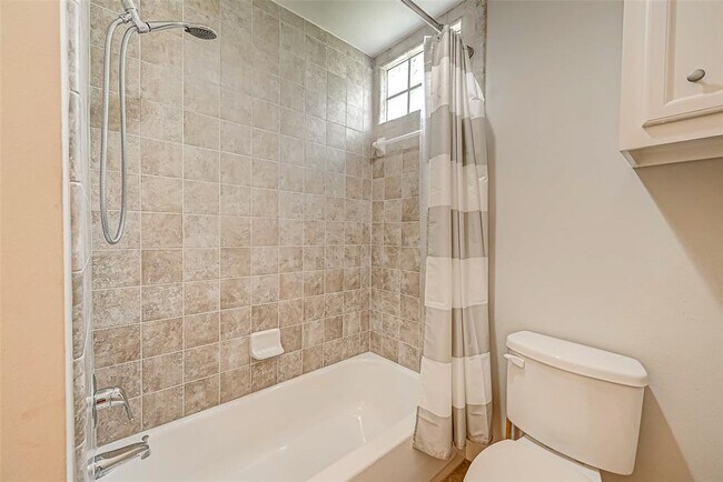 Building Photo - 2710 Hullsmith Dr