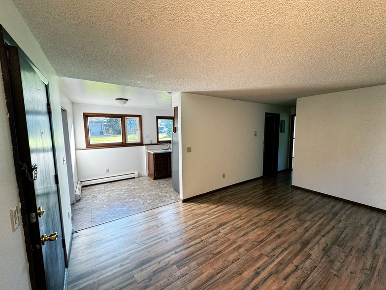 Building Photo - 425 S 14th St