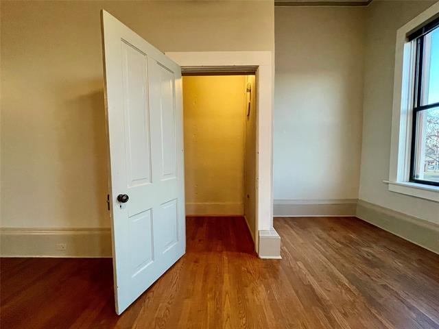 Building Photo - 105 W Hickory St