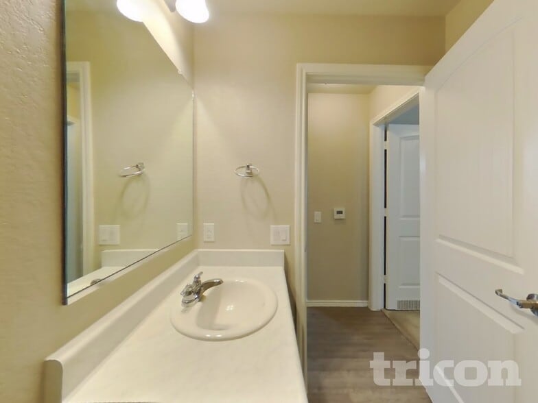 Building Photo - 7022 Cozy Run