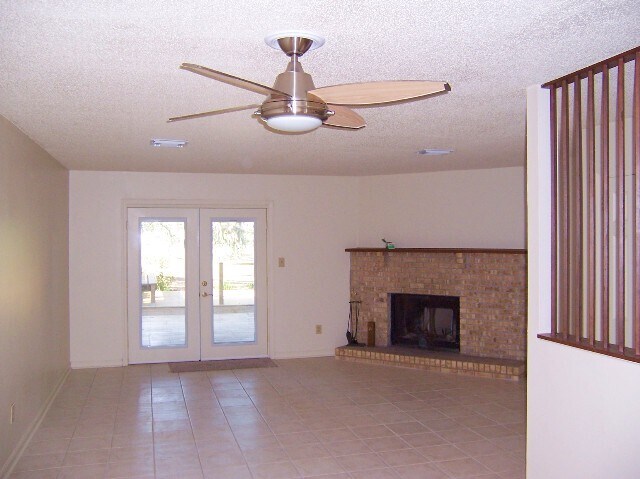 Building Photo - 1930 Larette Dr
